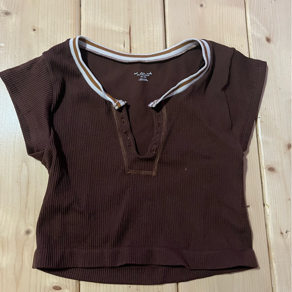 Urban Outfitters brown crop top!!